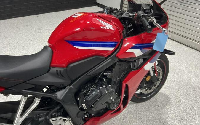 2025 Honda CBR650R E-Clutch