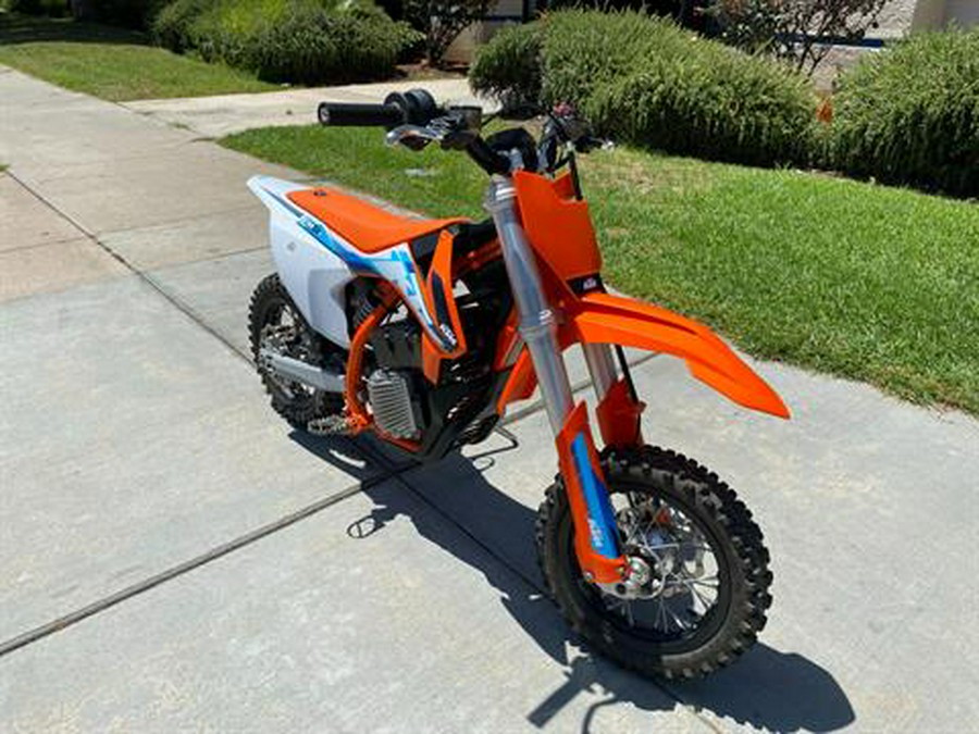 2023 KTM SX-E 3