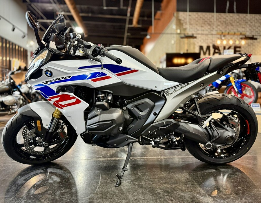 2026 BMW Motorrad R 1300 RS Light White