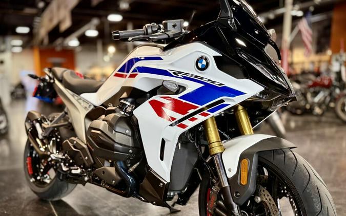 2026 BMW Motorrad R 1300 RS Light White