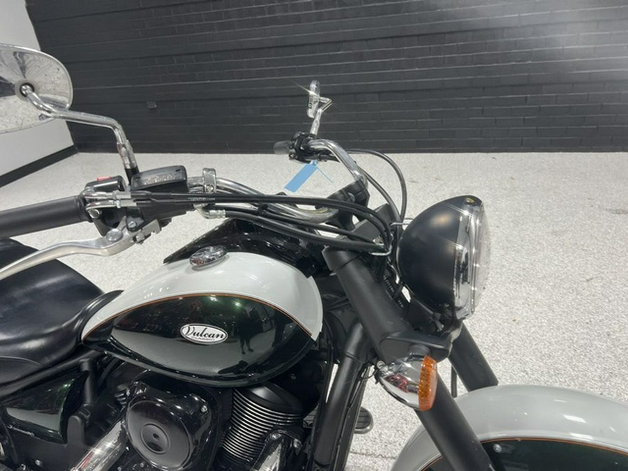 2022 Kawasaki Vulcan 900 Classic