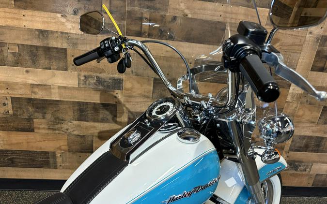 2016 Harley-Davidson® Softail® Deluxe Two-Tone Crushed Ice Pearl/Frosted Teal Pearl FLSTN