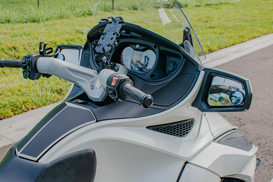 2017 Can-Am Spyder RT Limited