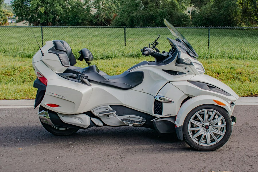 2017 Can-Am Spyder RT Limited