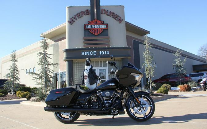 2025 Harley-Davidson Road Glide Vivid Black - Black Finish
