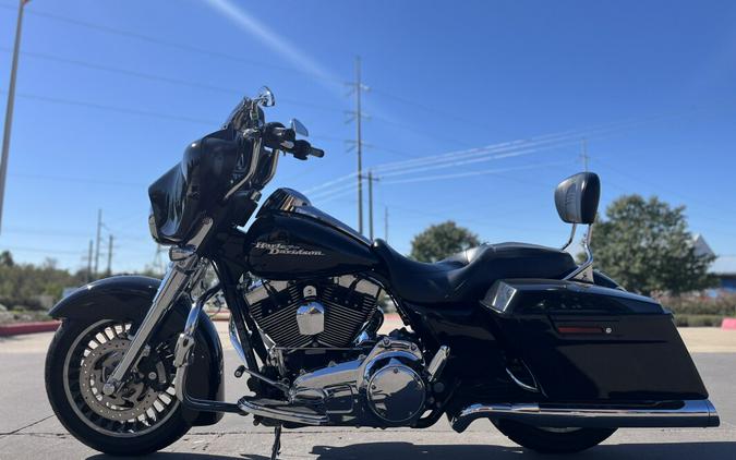 2010 Harley-Davidson® Street Glide® FLHX BLACK