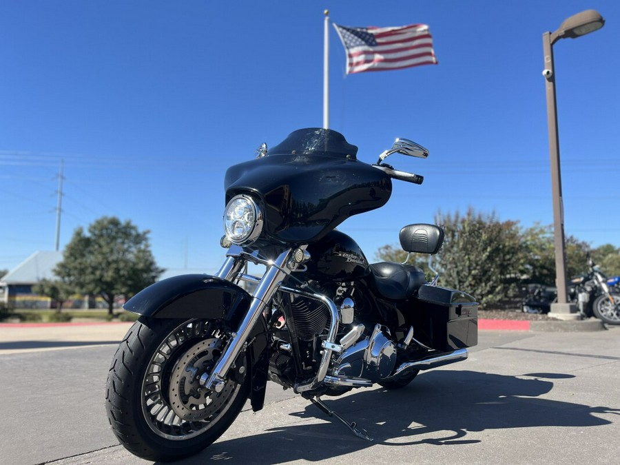 2010 Harley-Davidson® Street Glide® FLHX BLACK