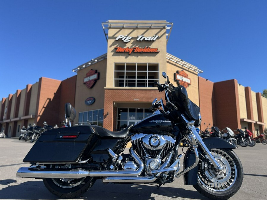 2010 Harley-Davidson® Street Glide® FLHX BLACK