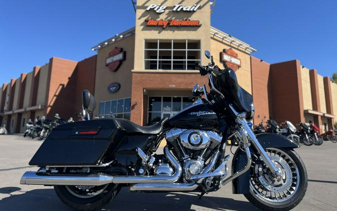 2010 Harley-Davidson® Street Glide® FLHX BLACK