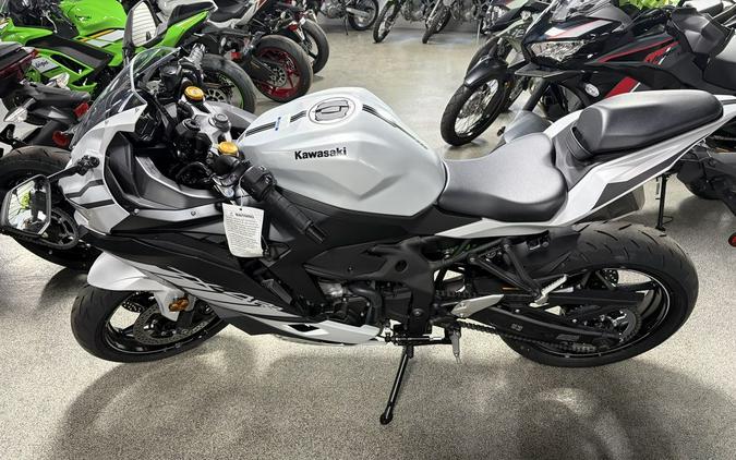 2025 Kawasaki NINJA® ZX™-4RR ABS