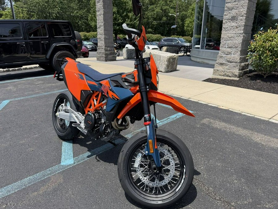 2026 KTM 690 SMC R