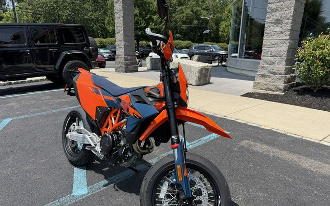 2026 KTM 690 SMC R