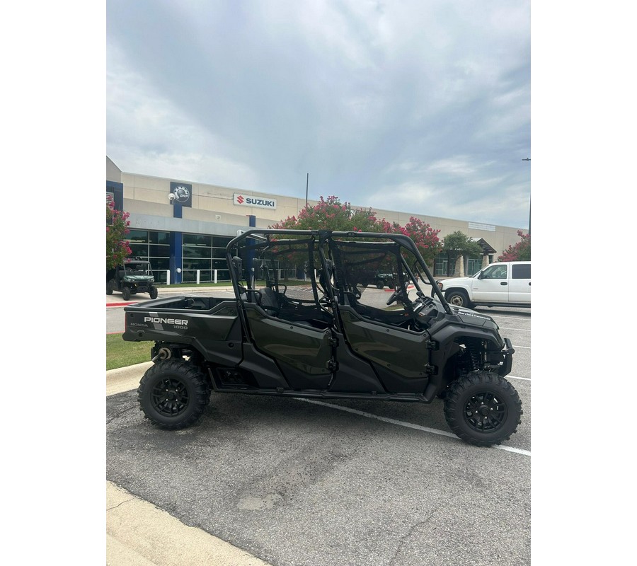 2025 Honda Pioneer 1000-6 Crew Deluxe