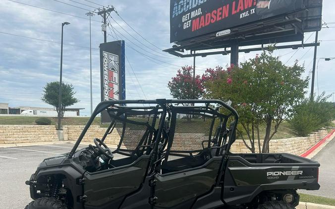 2025 Honda Pioneer 1000-6 Crew Deluxe