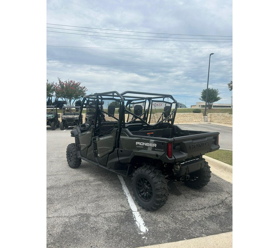 2025 Honda Pioneer 1000-6 Crew Deluxe