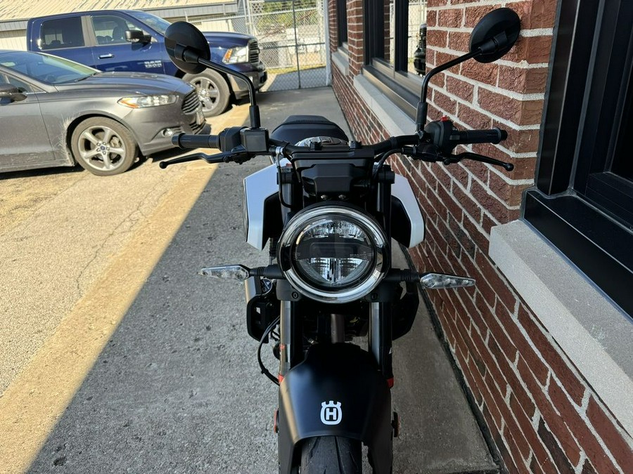 2024 Husqvarna® Vitpilen 401