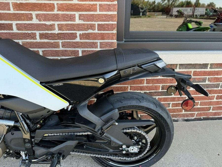 2024 Husqvarna® Vitpilen 401