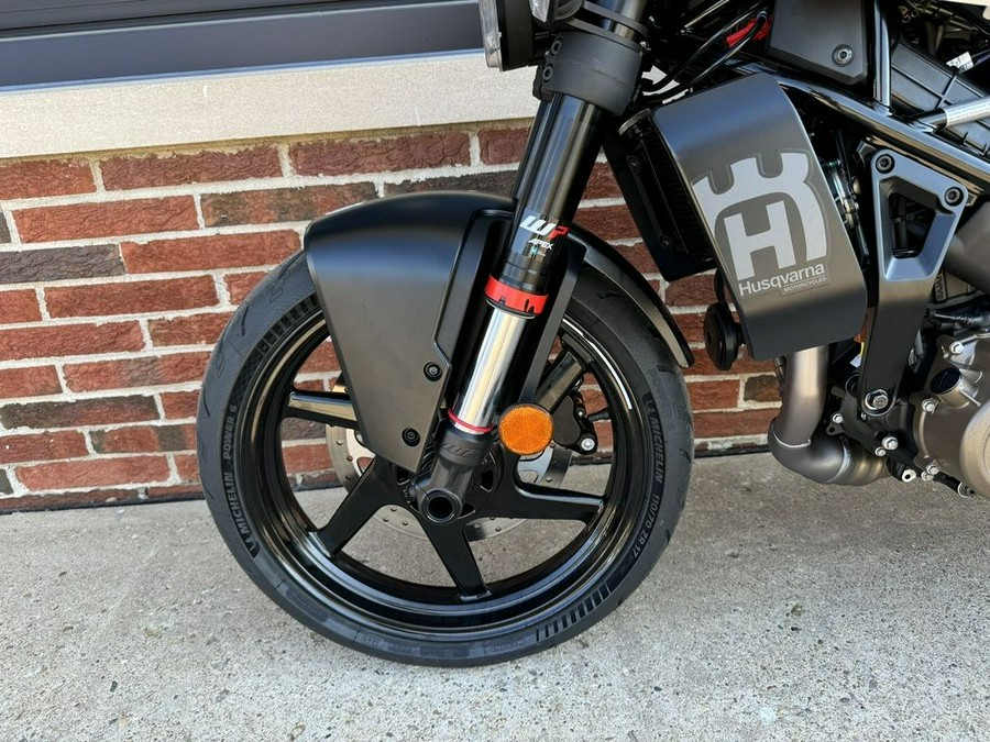 2024 Husqvarna® Vitpilen 401