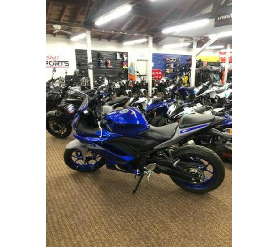 2021 Yamaha YZFR3AML