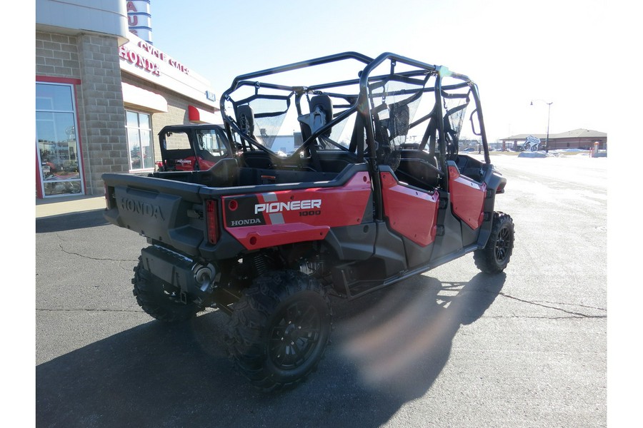 2025 Honda Pioneer 1000-6 Crew Deluxe
