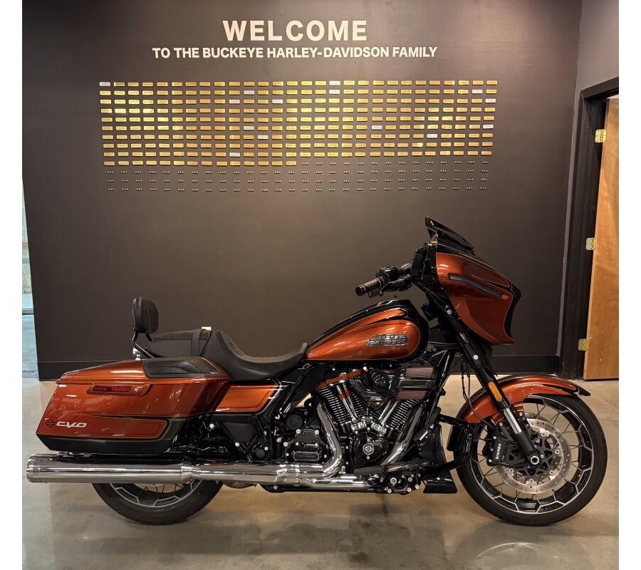 2023 Harley-Davidson® CVO™ Street Glide® Whiskey Neat w/Raven Metallic