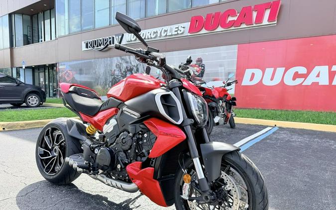 2024 Ducati Diavel V4 Red