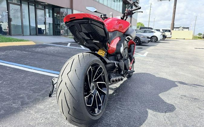 2024 Ducati Diavel V4 Red