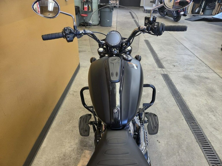 2025 Indian Super Scout Black Smoke With Graphics
