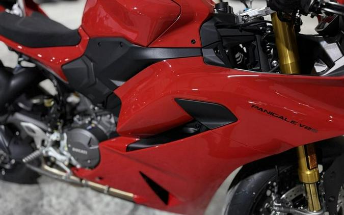 2026 Ducati Panigale V2 S