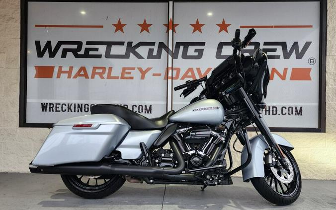 FLHXS 2019 Street Glide® Special