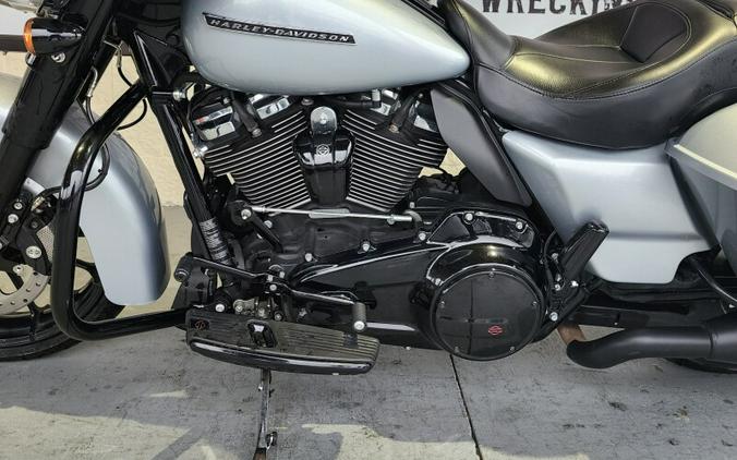 FLHXS 2019 Street Glide® Special