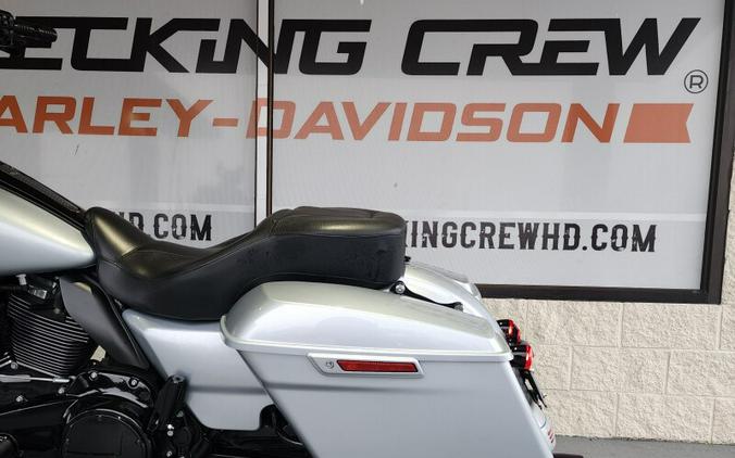 FLHXS 2019 Street Glide® Special