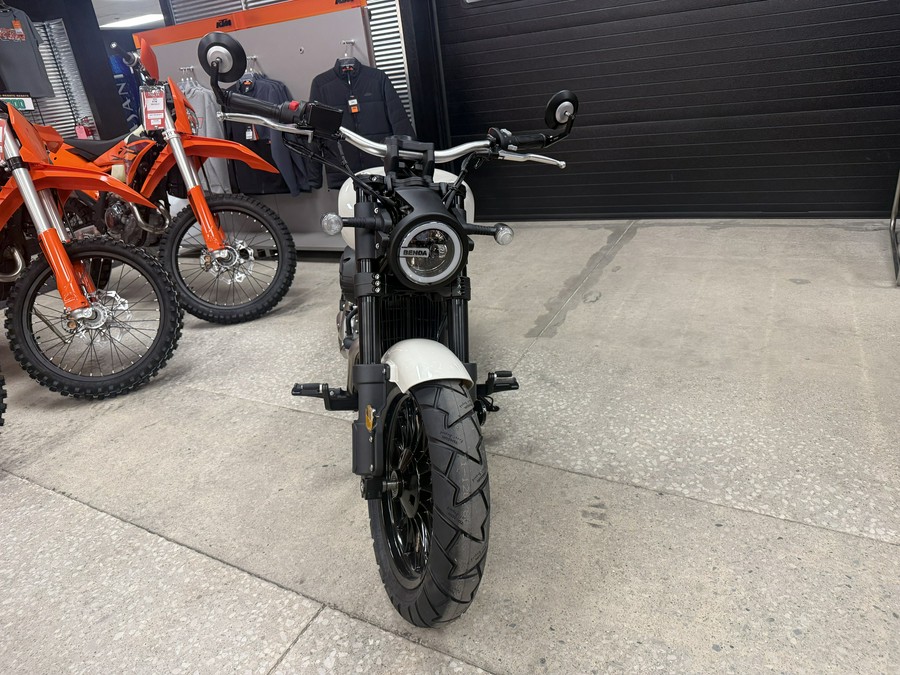 2025 Benda Chinchilla 300