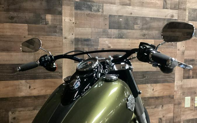 2016 Harley-Davidson Softail Slim Olive Gold FLS103