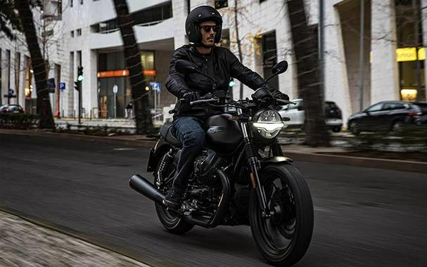 2024 V7 Stone - GREEN CAMO - Moto Guzzi