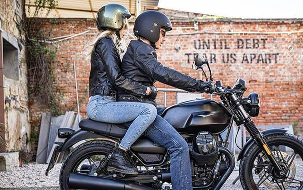 2024 V7 Stone - GREEN CAMO - Moto Guzzi