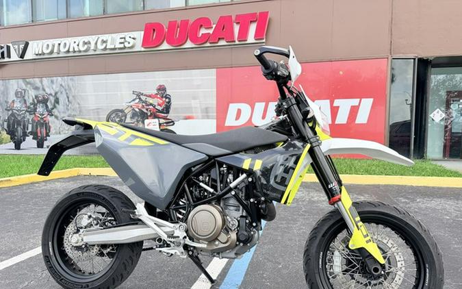 2023 Husqvarna Supermoto 701