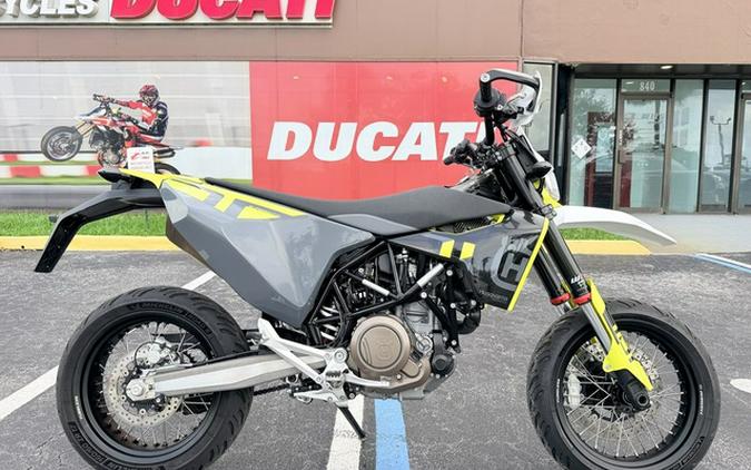 2023 Husqvarna Supermoto 701