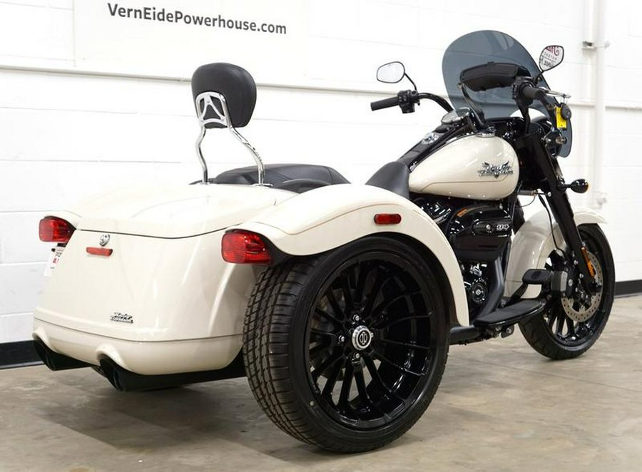 2023 Harley-Davidson® FLRT - Freewheeler®