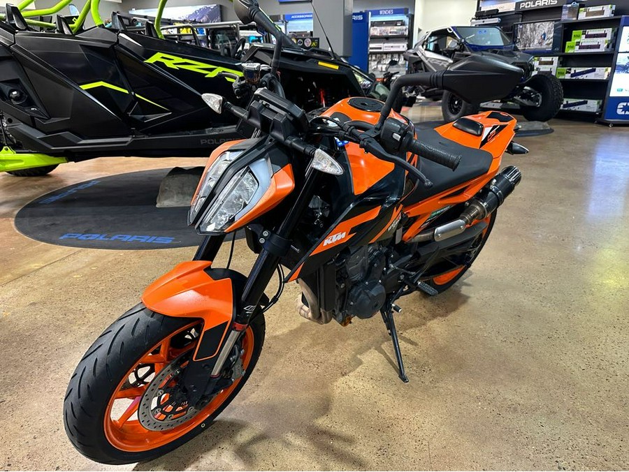 2022 KTM Duke 890 R