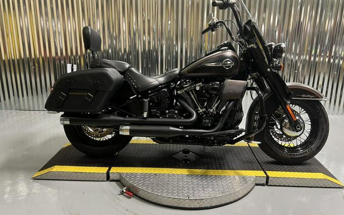 2018 Harley-Davidson FLHCS - Softail Heritage Classic 114