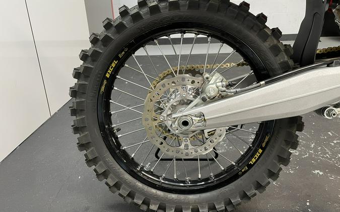2026 Ducati Desmo450 MX Factory