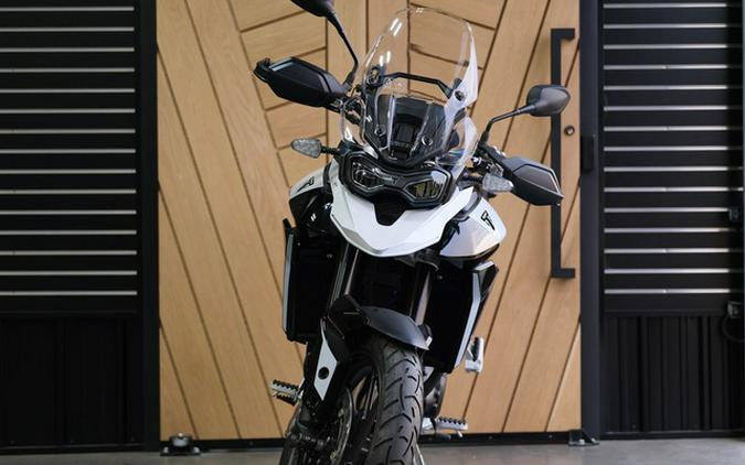 2024 Triumph Tiger 900 GT Snowdonia White Sapphire Black