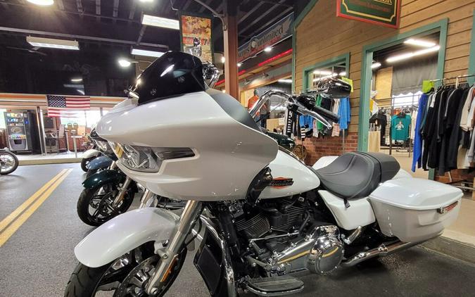 2024 Harley-Davidson Road Glide® White Onyx Pearl