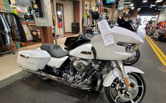 2024 Harley-Davidson Road Glide® White Onyx Pearl