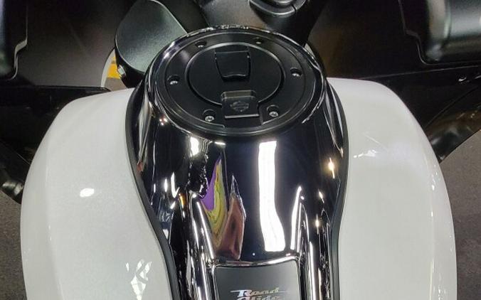 2024 Harley-Davidson Road Glide® White Onyx Pearl