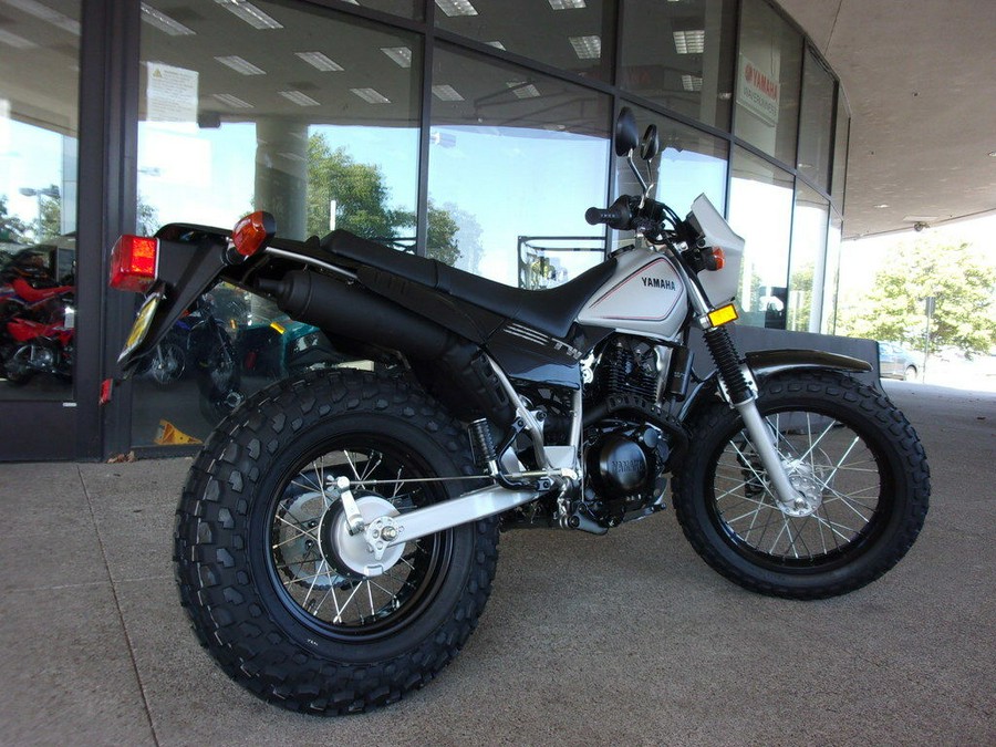 2025 Yamaha TW200