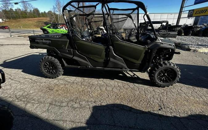 2025 Honda® Pioneer 1000-6 Deluxe Crew