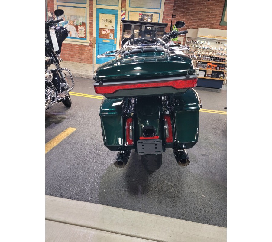 2024 Harley-Davidson® Road Glide® Alpine Green