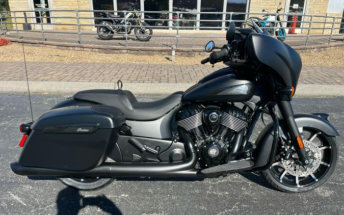 2026 Indian Motorcycle Chieftain® Dark Horse® with PowerBand Audio Package